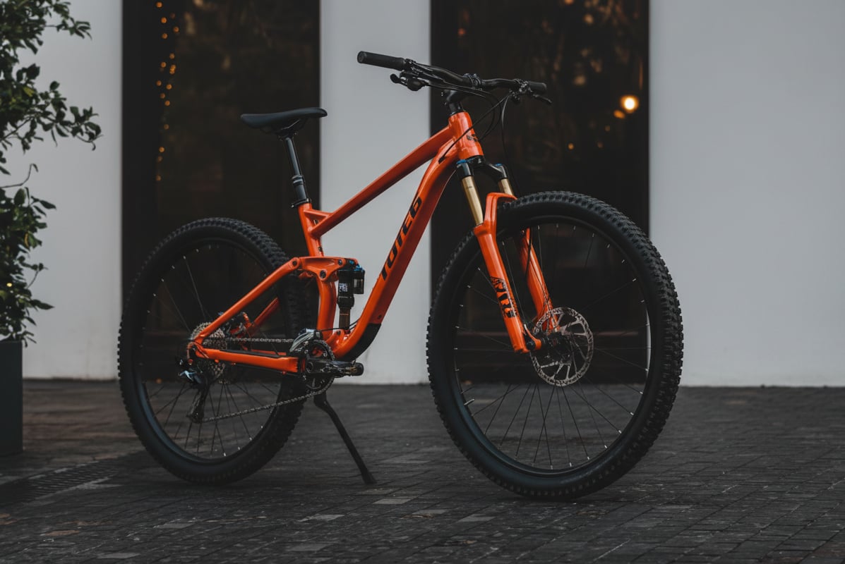 ¿Comprar una bicicleta? Haz un <span>cheque GRATIS</span> <i>si es robado</i>  .
